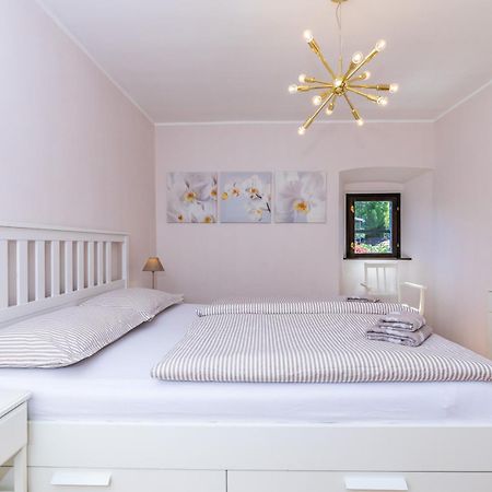 Apartments Lina Vrh  Екстер'єр фото