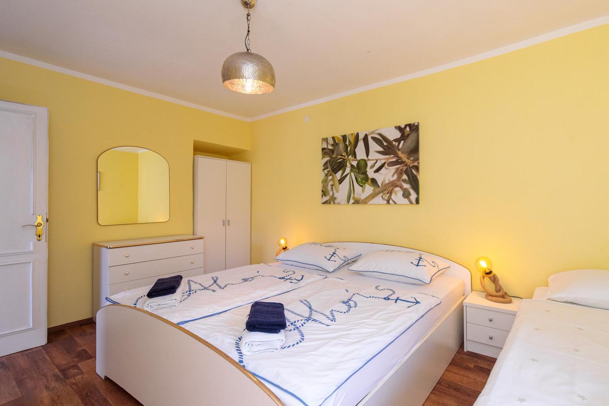 Apartments Lina Vrh  Екстер'єр фото