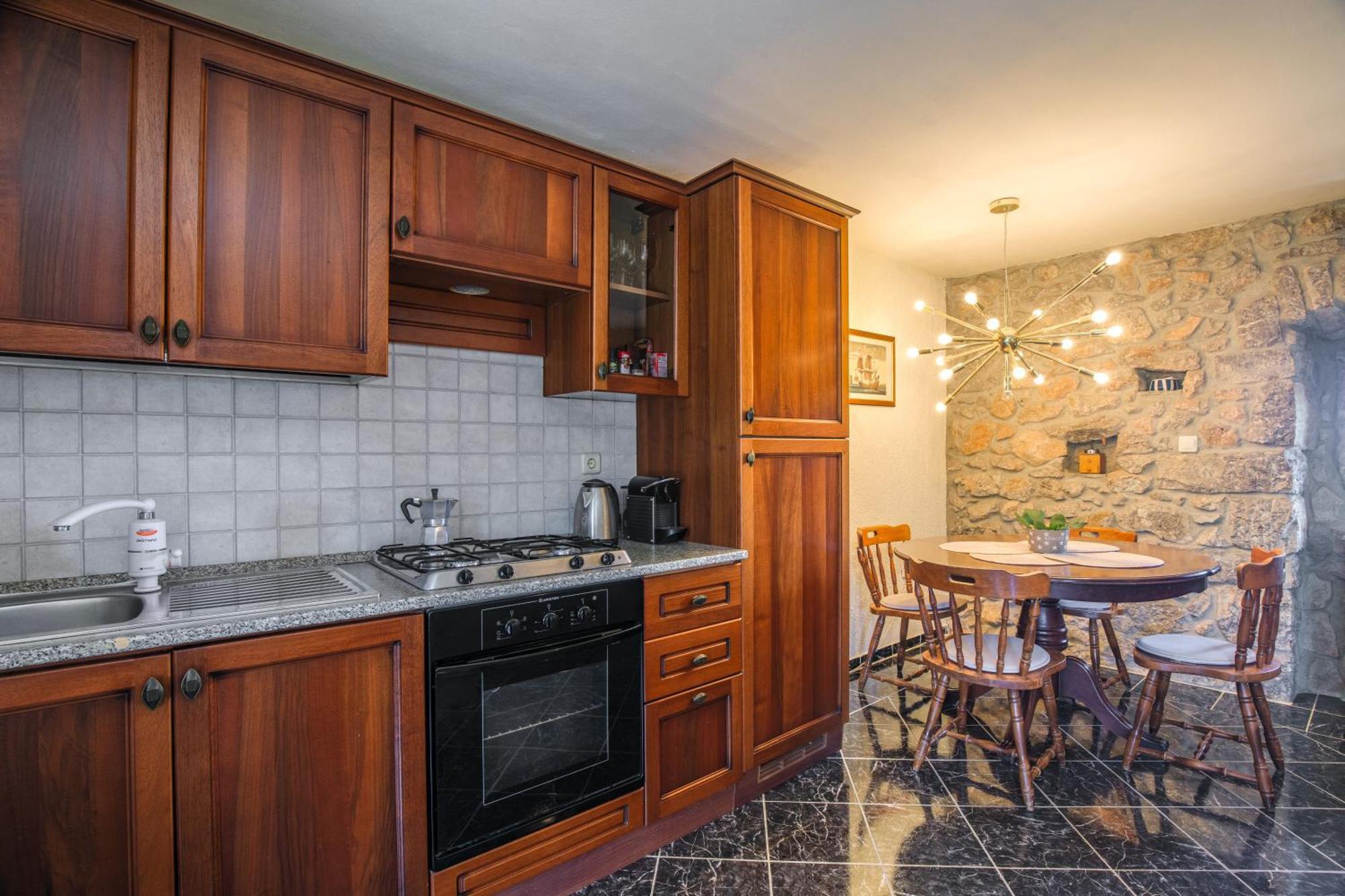 Apartments Lina Vrh  Екстер'єр фото