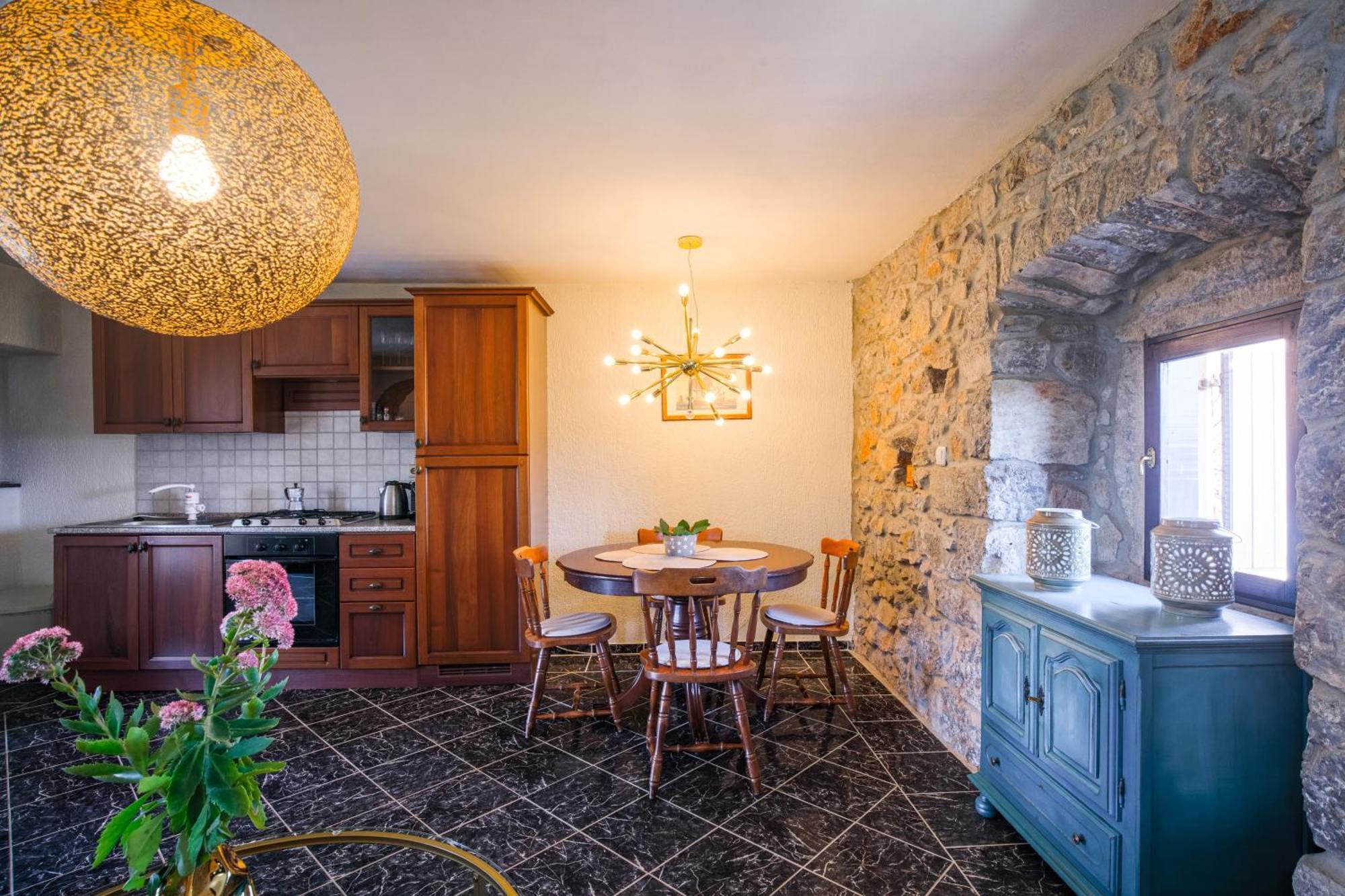 Apartments Lina Vrh  Екстер'єр фото