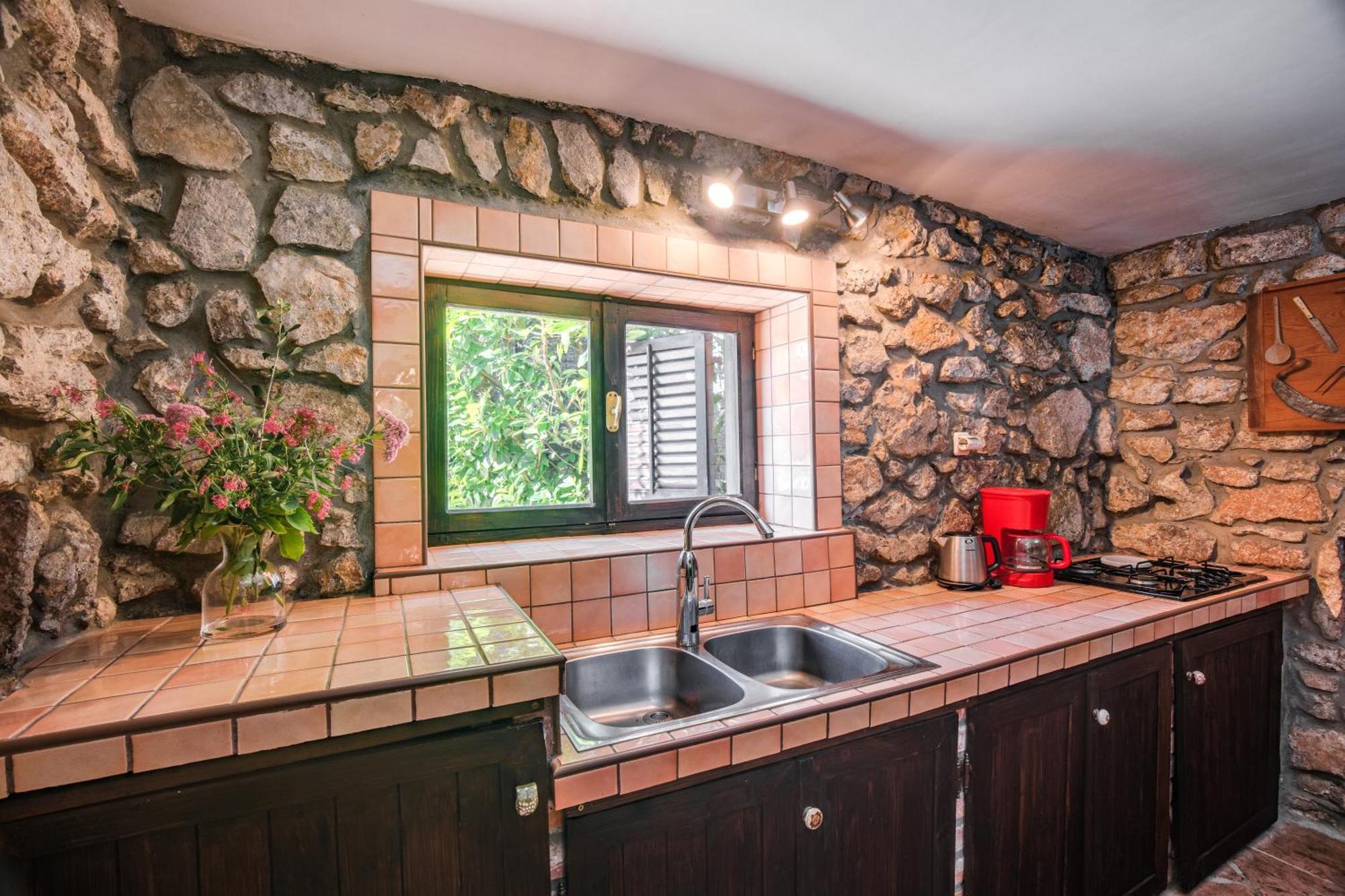 Apartments Lina Vrh  Екстер'єр фото