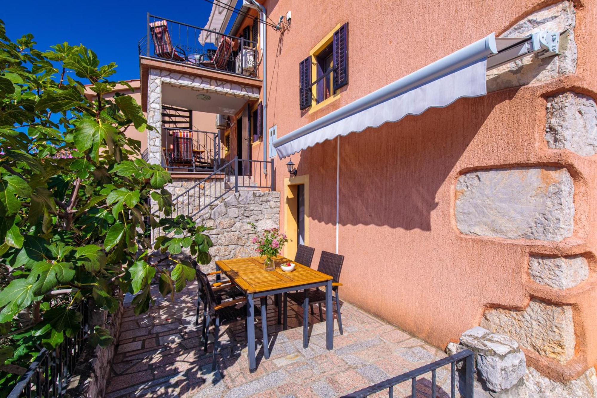 Apartments Lina Vrh  Екстер'єр фото