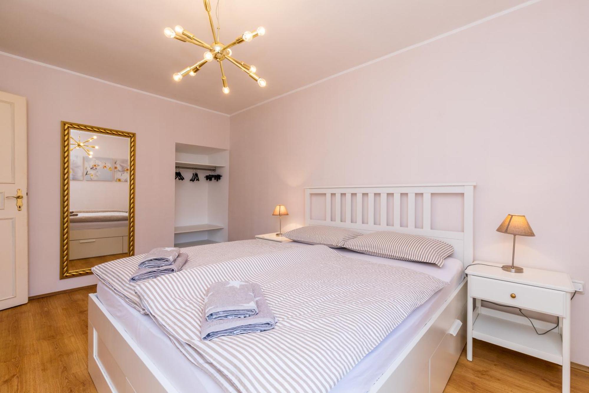 Apartments Lina Vrh  Екстер'єр фото